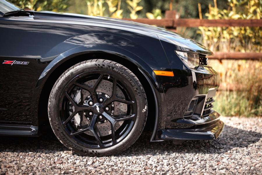 Детали экстерьера Chevrolet Camaro Z28 Chris Harris Car 2015 года  (фото 41 из 138)